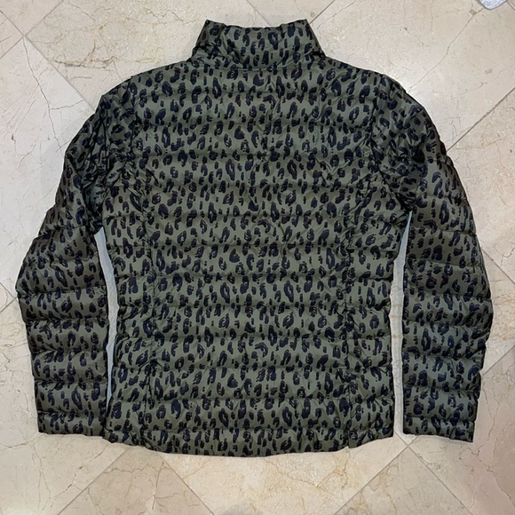 Old Navy Active puffer jacket in Army Green leopard. - Picture 4 of 4